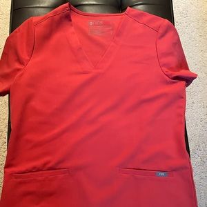 Casma™ Three-Pocket Scrub Top Coral